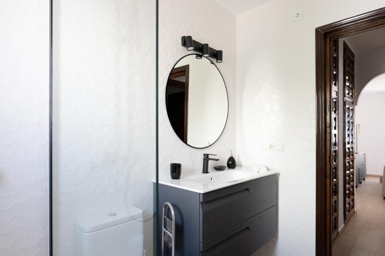 Lovely 1- Bedroom Rental With Pool, Close To The Beach Vera Bagian luar foto