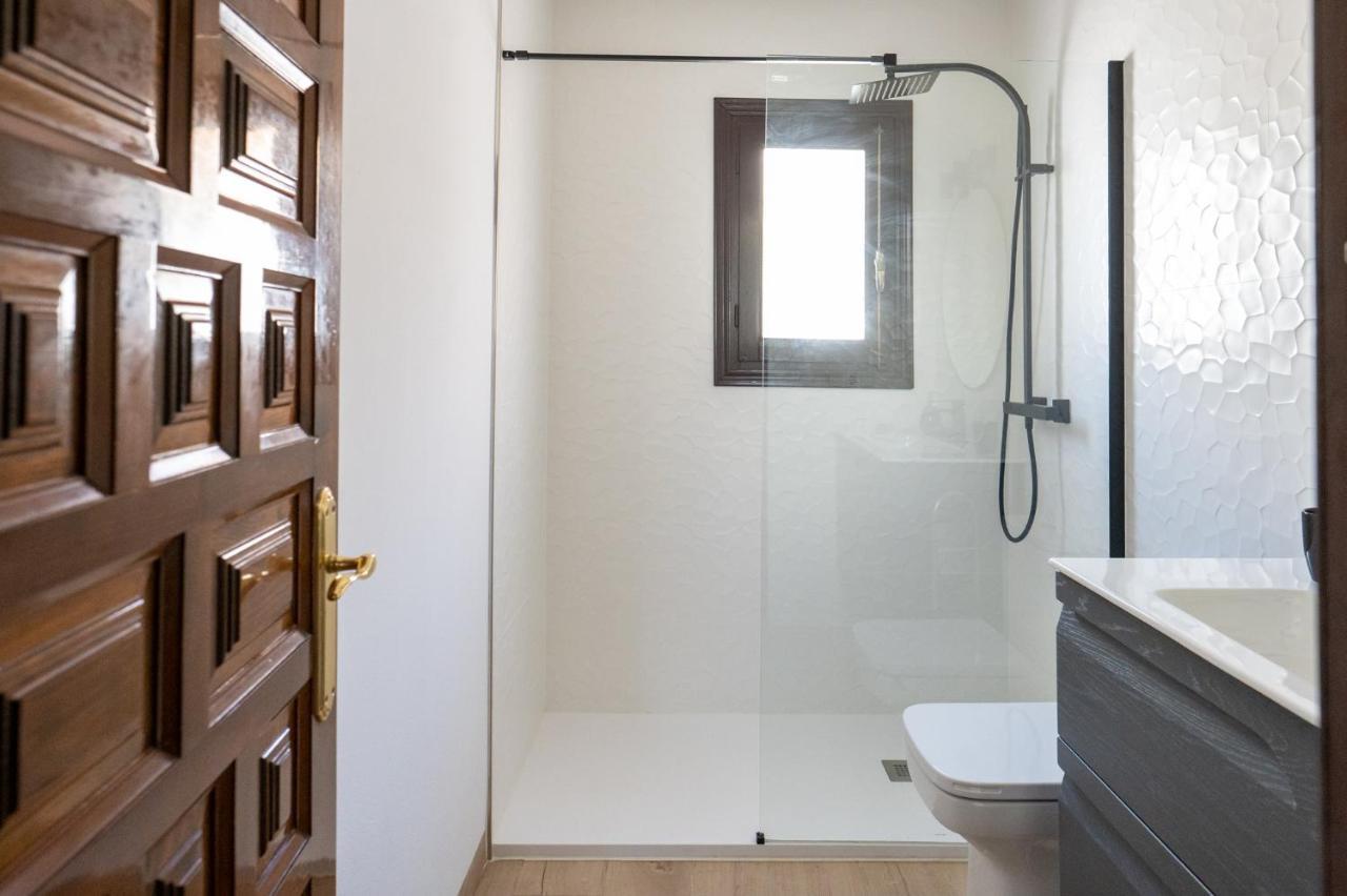 Lovely 1- Bedroom Rental With Pool, Close To The Beach Vera Bagian luar foto