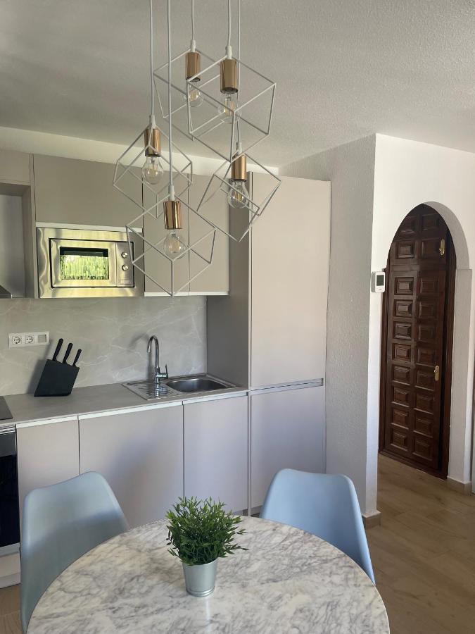 Lovely 1- Bedroom Rental With Pool, Close To The Beach Vera Bagian luar foto